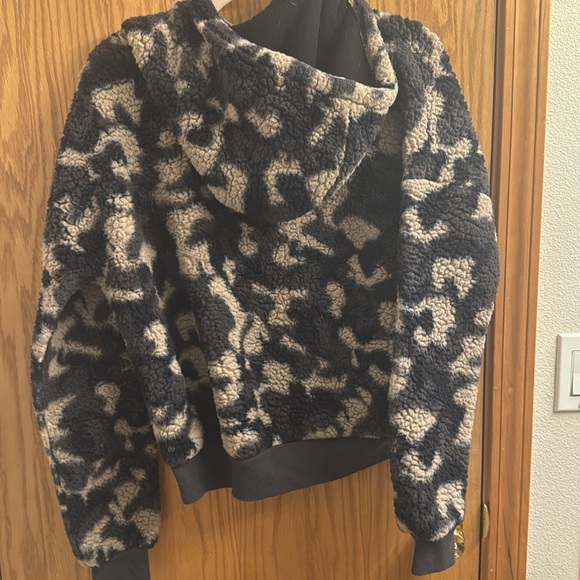 - Z by Zella women’s camo sweatshirt size large - Picture 4 of 5